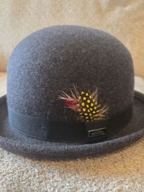 Vintage Derby  hat Wool  Cov-ver Cap Waterproof Medium Gray  With Feather
